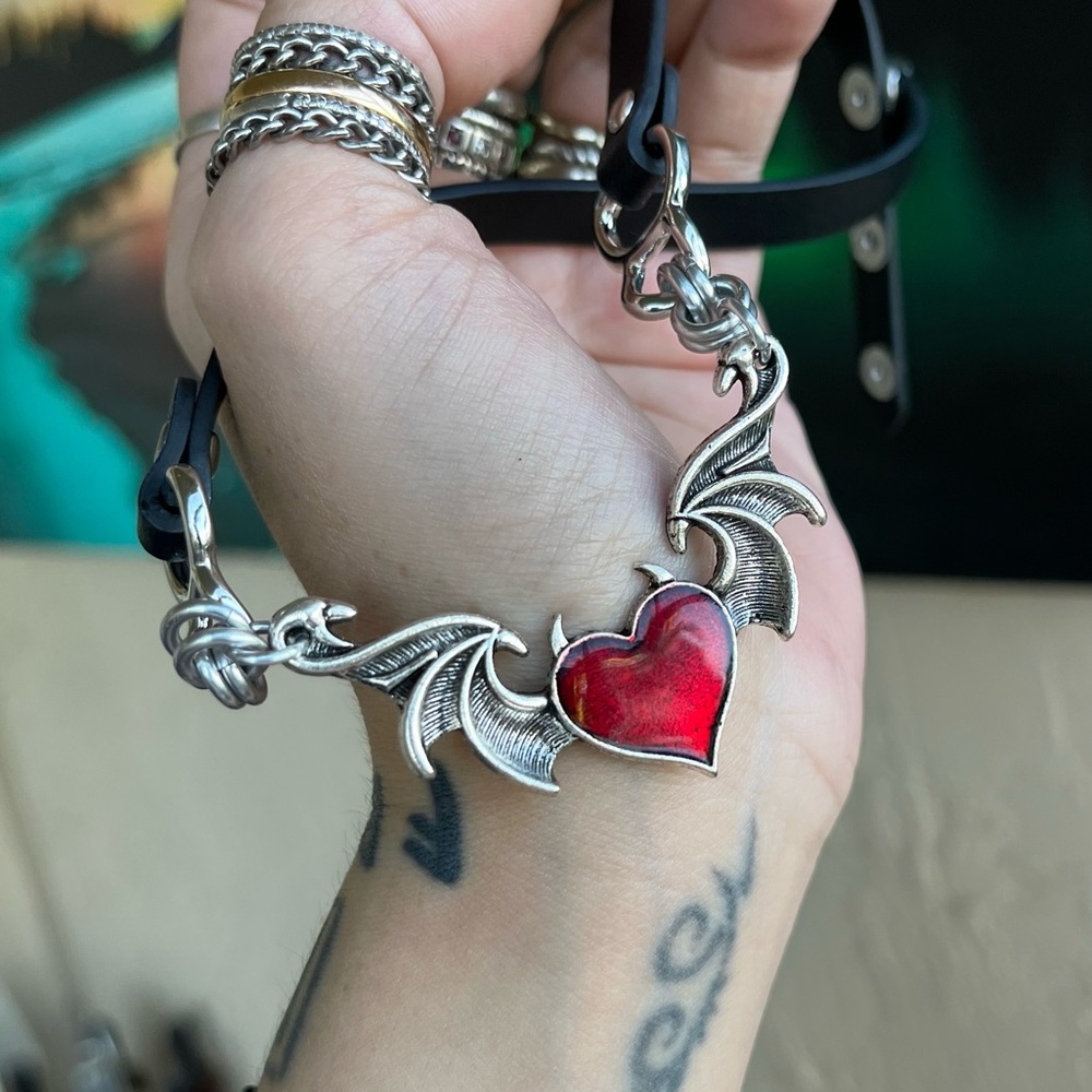 Black leather choker red heart with bat wings and devil horns valentine goth - Picture 2 of 16